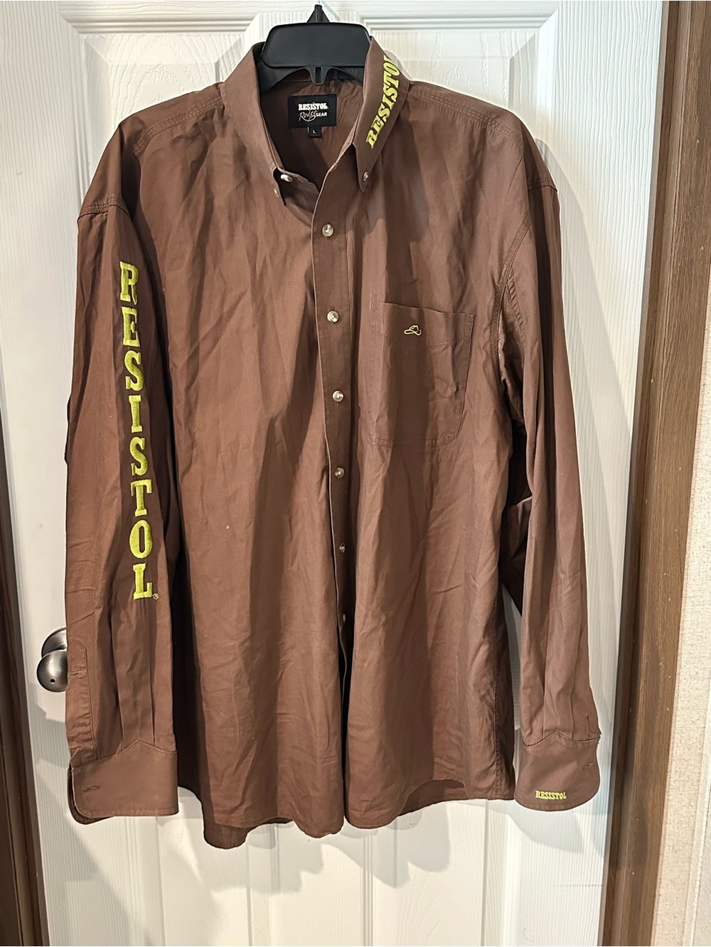 Resistol Rodeo Gear Men's Brown Long-Sleeve Button-Down Shirt with Yellow Logo L
